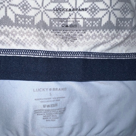 Soft winter themed sports bras - Picture 3 of 3